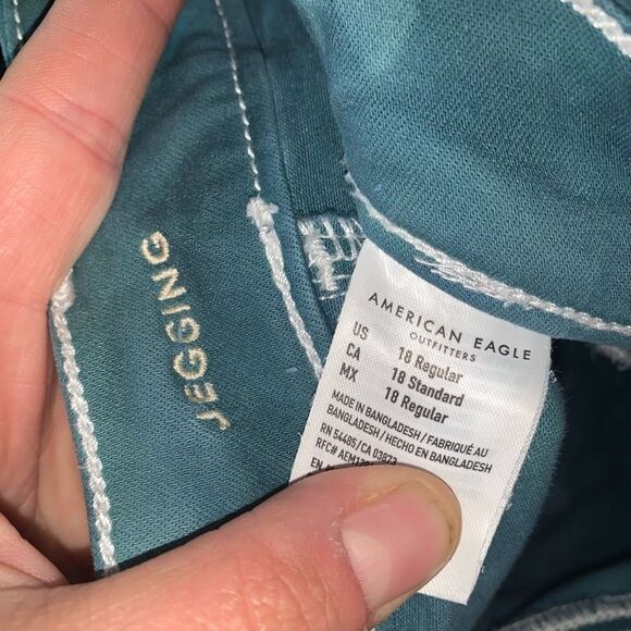 American Eagle destroyed distressed green 18 normcore jeggings - Picture 2 of 3